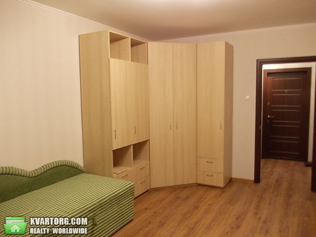 Rent out 1-room apartment. Киев, Данченко Сергей — photo 5