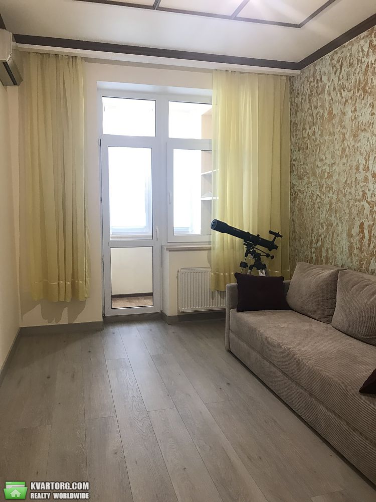 Rent out 3-room apartment. Киев,  Щорса — photo 8