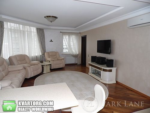 Sell 2-room apartment. Киев, Дегтяревская — photo 1