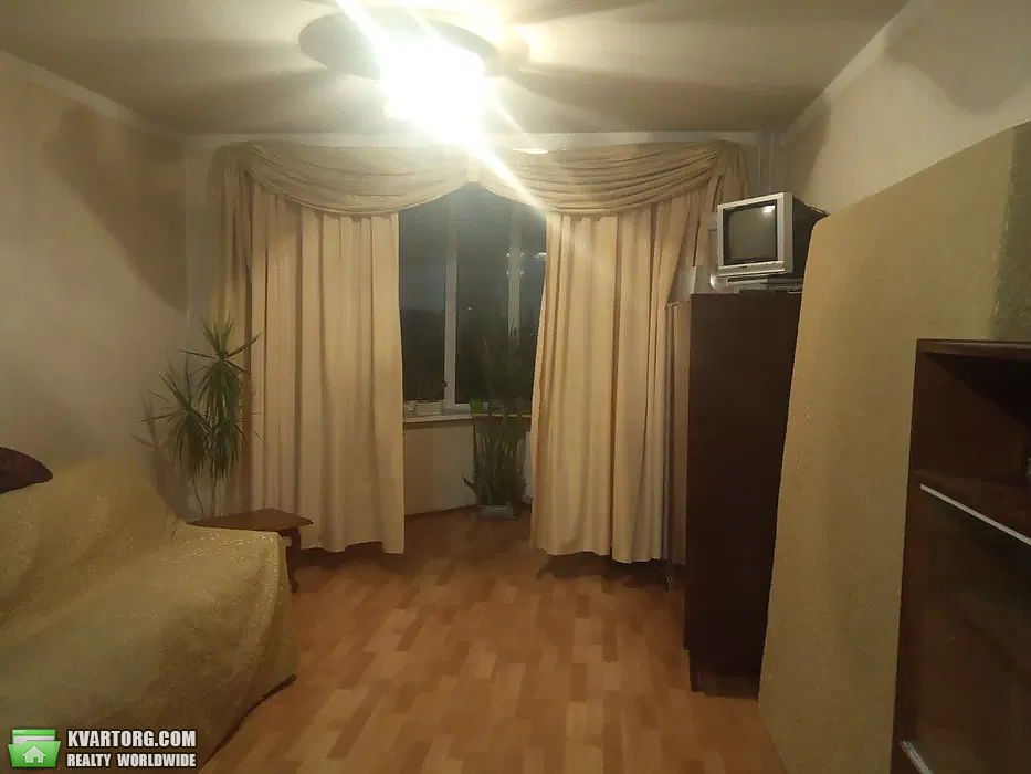 Sell 1-room apartment. Киев,  Хмельницкая — photo 1