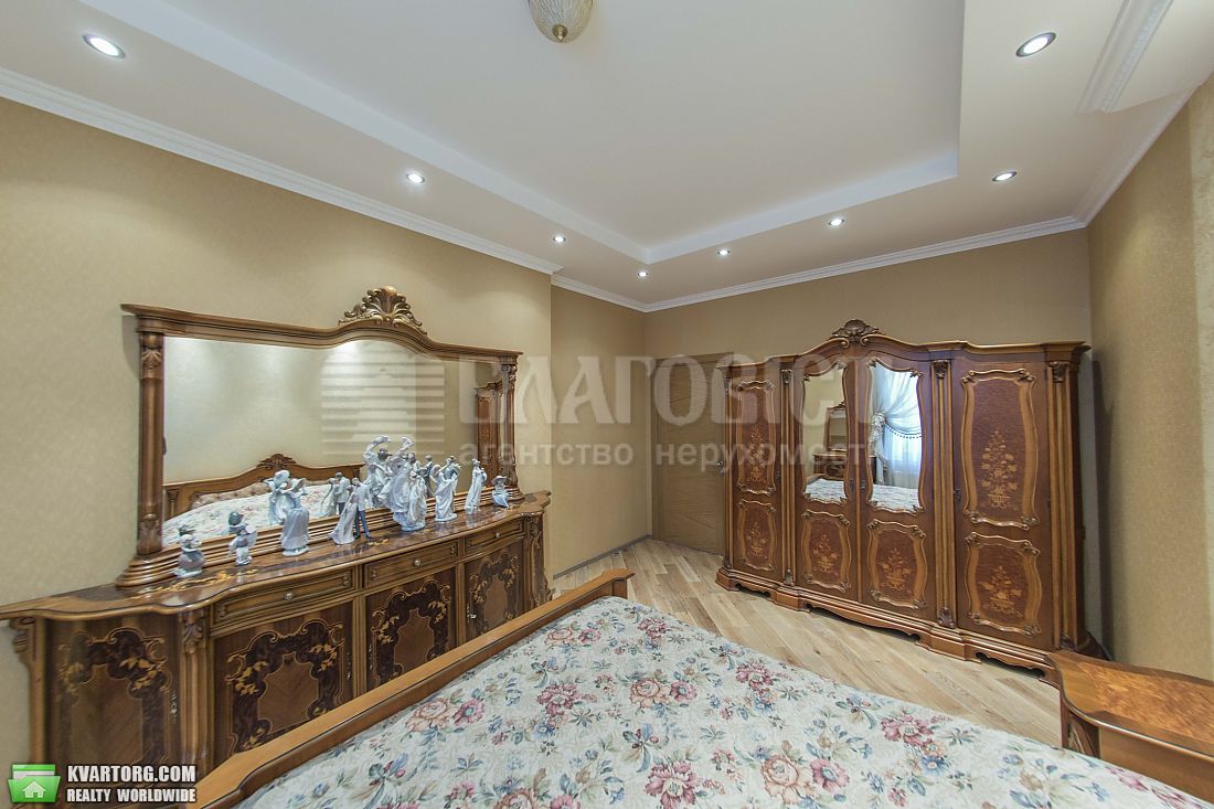 Rent out 4-room apartment. Киев,  Лабораторный пер — photo 9