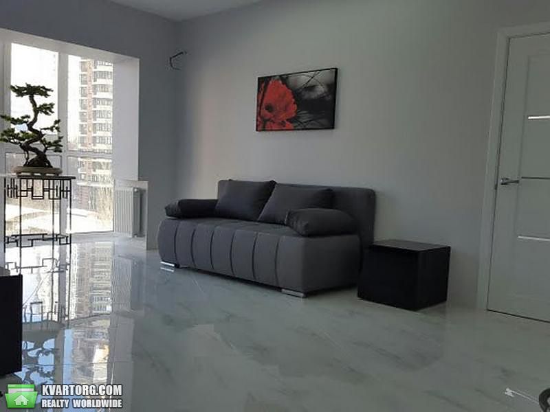 Rent out 2-room apartment. Киев,  Леси Украинки бул — photo 1