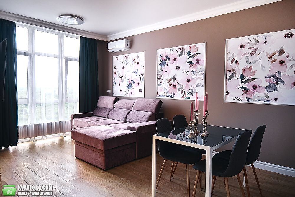 Rent out 2-room apartment. Киев,  Дубинина — photo 1
