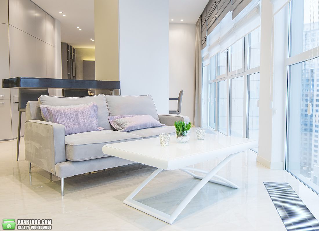 Rent out 4-room apartment. Киев, Драгомирова ул. — photo 1