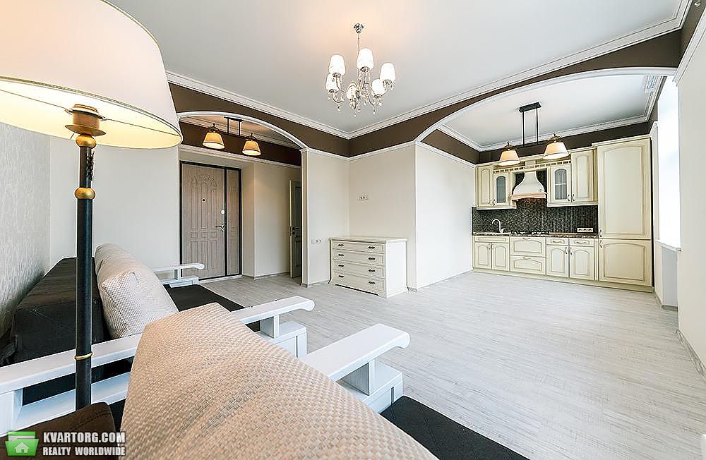 Rent out 2-room apartment. Киев,  Эспланадная — photo 4