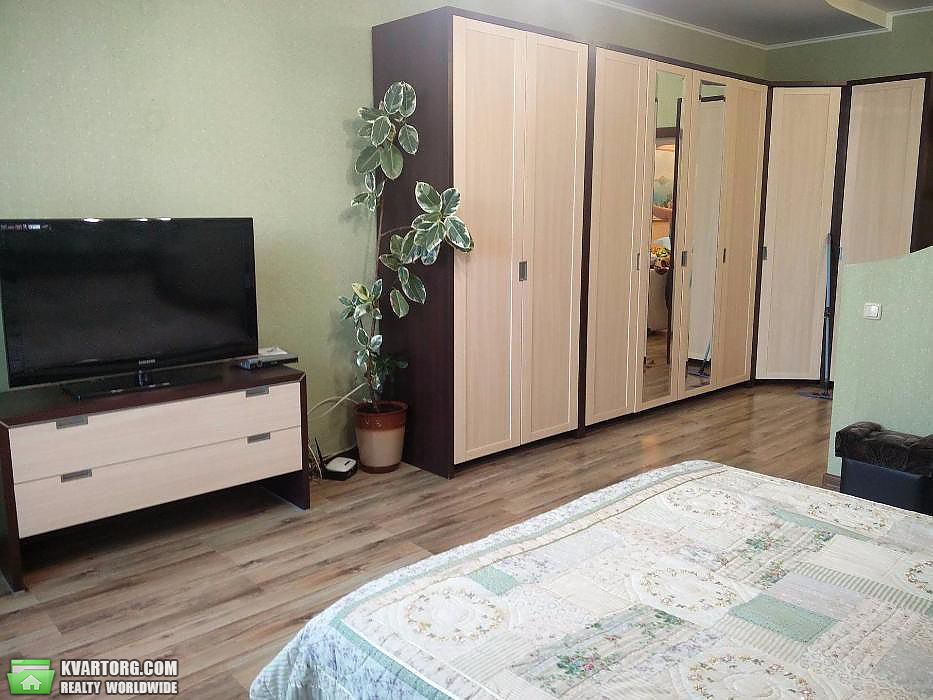 Rent out 2-room apartment. Киев,  Черновола — photo 4