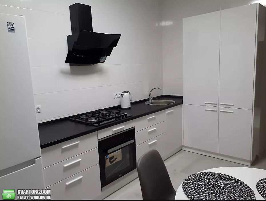 Rent out 1-room apartment. Киев, Бархатная — photo 1