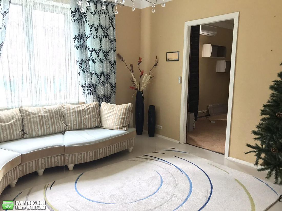 Rent out 3-room apartment. Киев,  Мазепы — photo 2