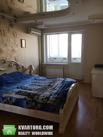 Rent out 3-room apartment. Киев,  площадь Шевченка — photo 4