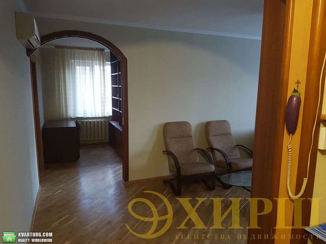 Rent out 3-room apartment. Киев,  Лятошинского — photo 2