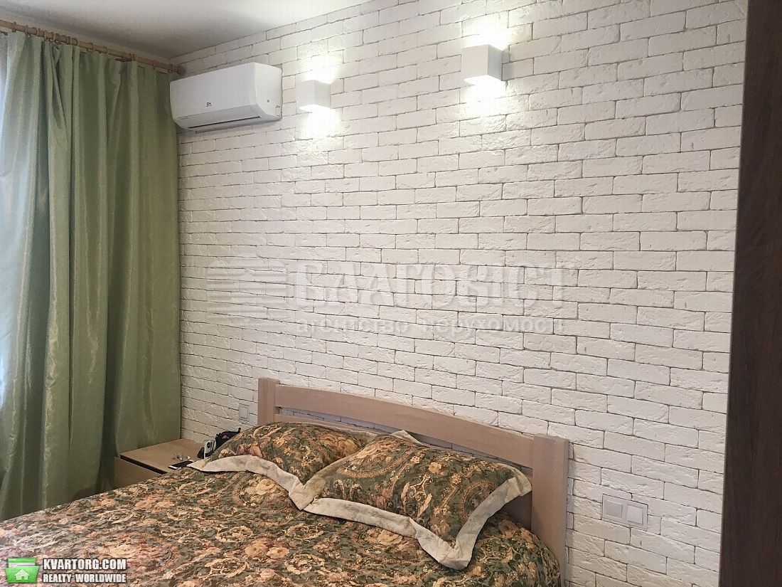 Rent out 2-room apartment. Киев,  Верхняя — photo 2