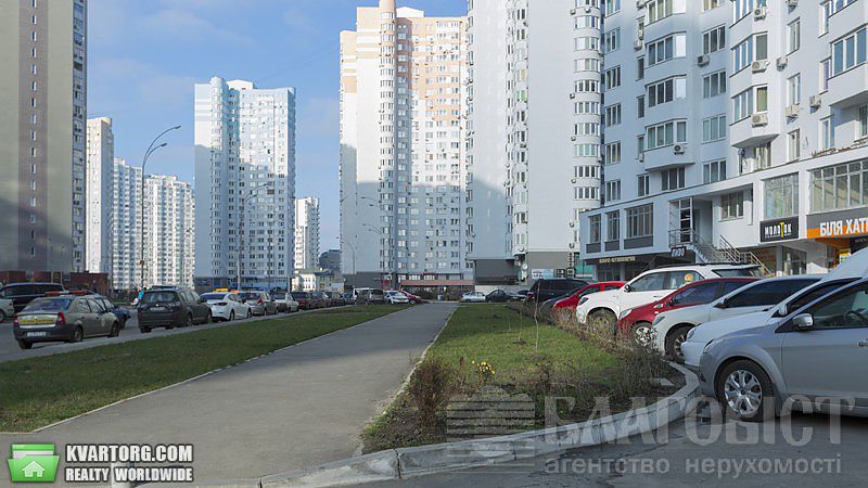 Rent out 3-room apartment. Киев,  Чавдар — photo 4