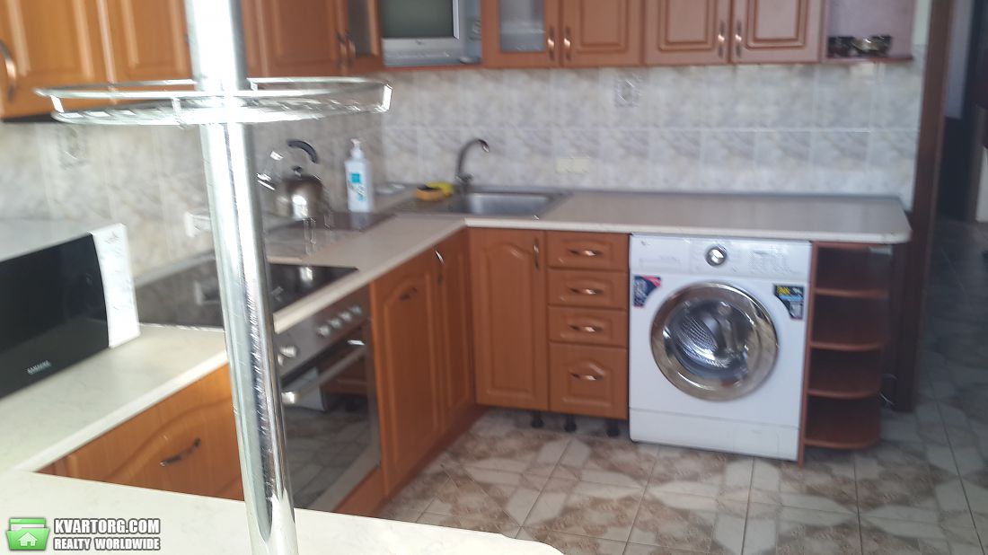 Rent out 3-room apartment. Киев,  Рижская — photo 8