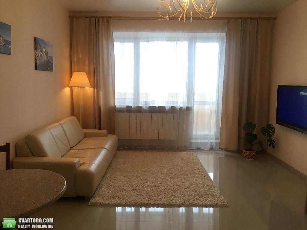 Rent out 2-room apartment. Киев,  Верхняя — photo 1