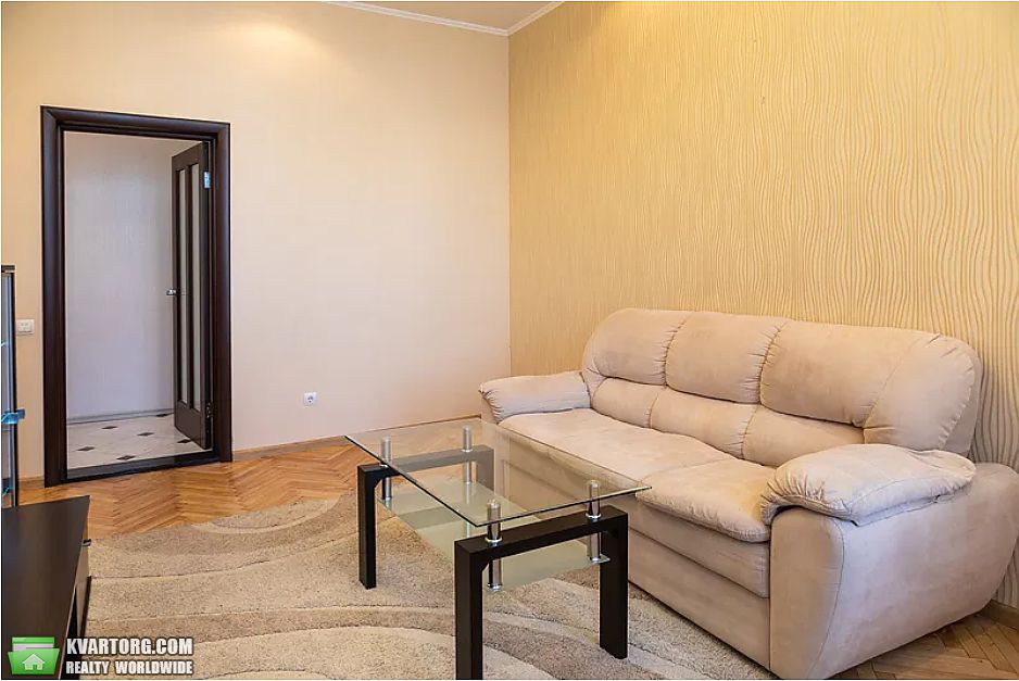 Rent out 2-room apartment. Киев,  Андреевская — photo 1