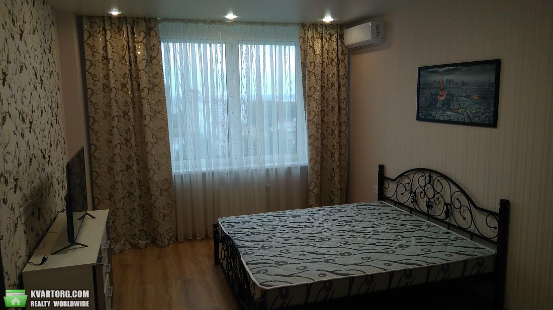 Rent out 1-room apartment. Киев,  Феодосийская — photo 7