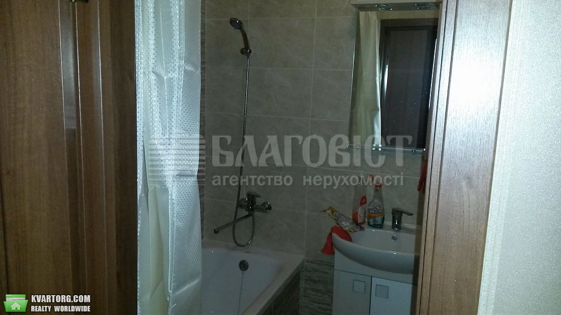 Rent out 2-room apartment. Киев,  Заречная — photo 1