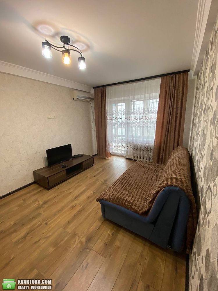 Rent out 2-room apartment. Киев,  Перова бул — photo 1