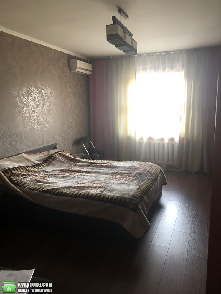 Sell 3-room apartment. Киев,  Пчелки — photo 1