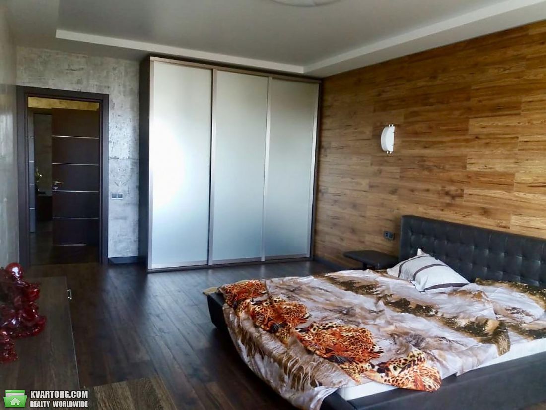 Rent out 4-room apartment. Киев,  Туманяна — photo 2
