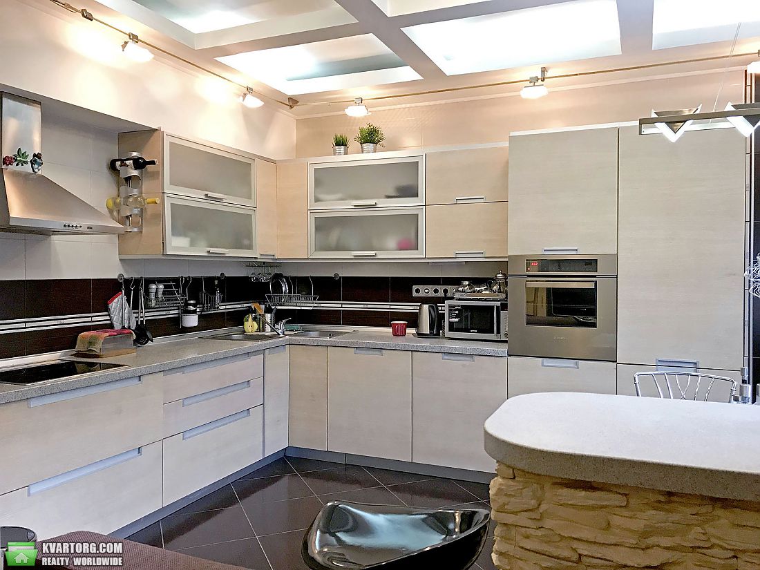 Rent out 3-room apartment. Киев,  Паньковская — photo 2