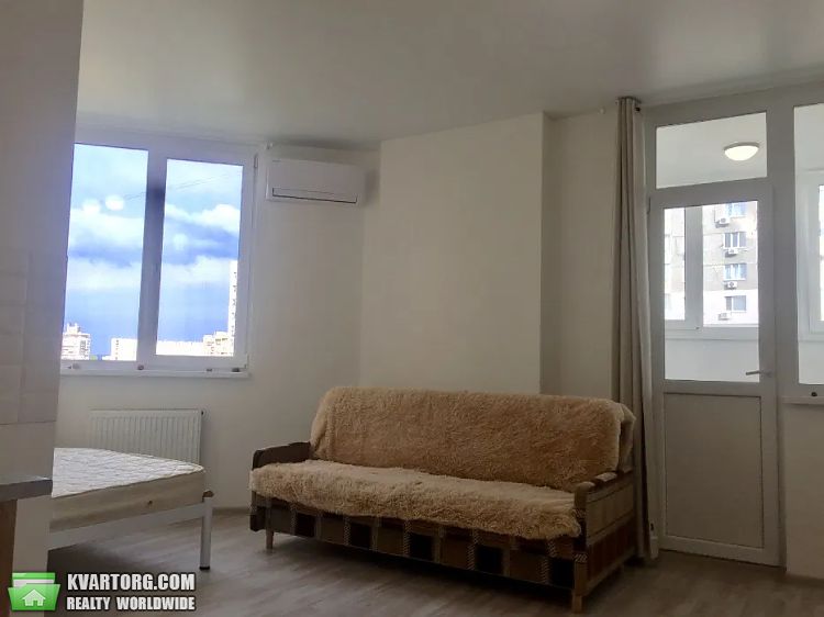 Rent out 1-room apartment. Киев,  Харьковское шоссе — photo 3