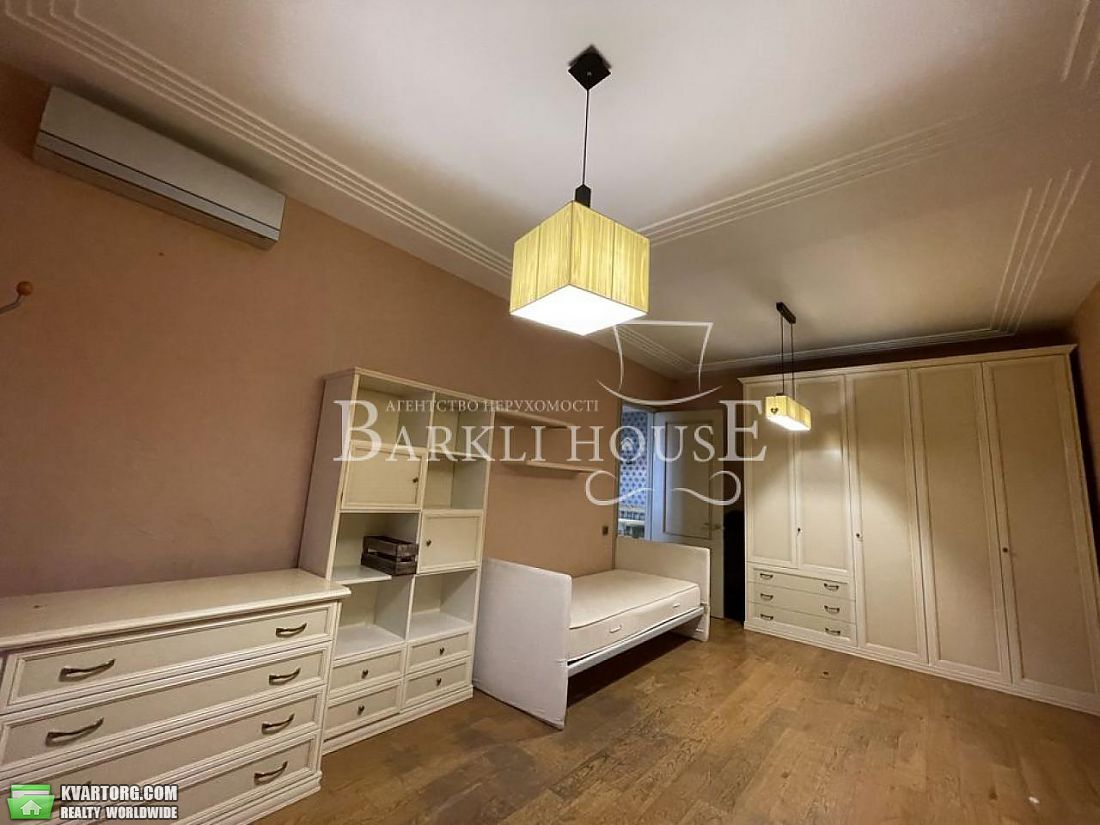 Rent out 3-room apartment. Киев,  Жилянская — photo 8