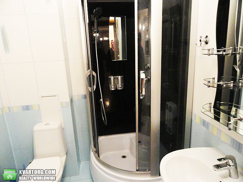 Rent out 2-room apartment. Киев,  Днепровская наб — photo 7