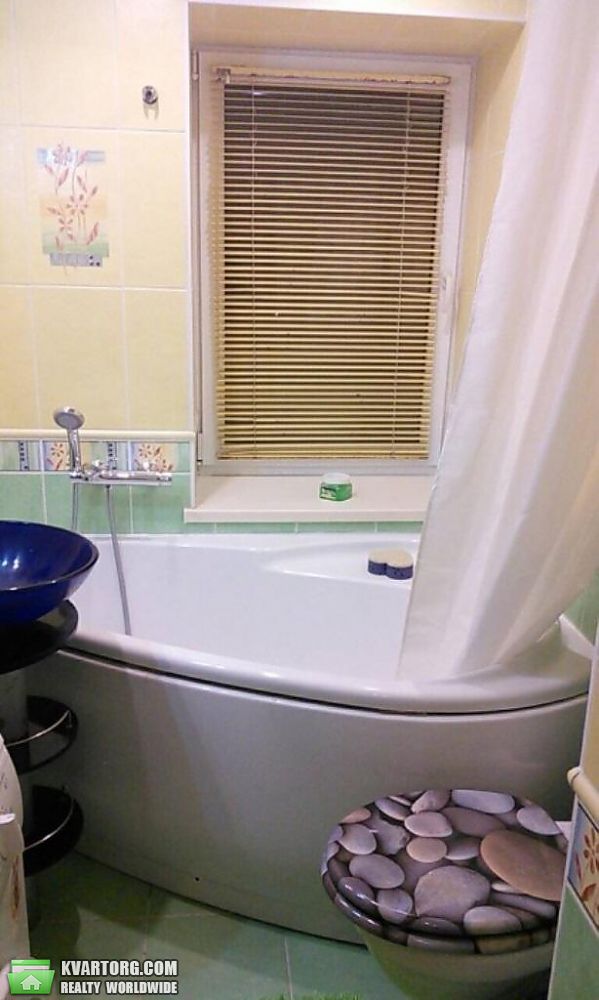 Rent out 2-room apartment. Киев,  Богомольца — photo 2