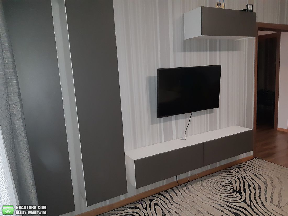 Rent out 2-room apartment. Киев,  Урловская — photo 7