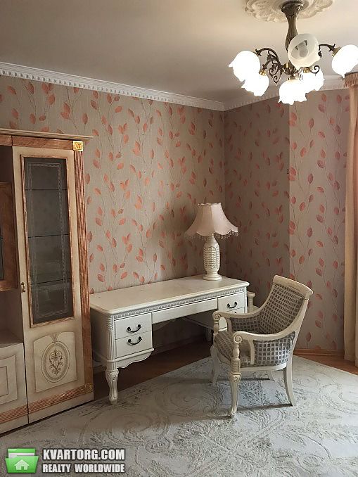 Rent out 3-room apartment. Киев,  Сеченова — photo 2