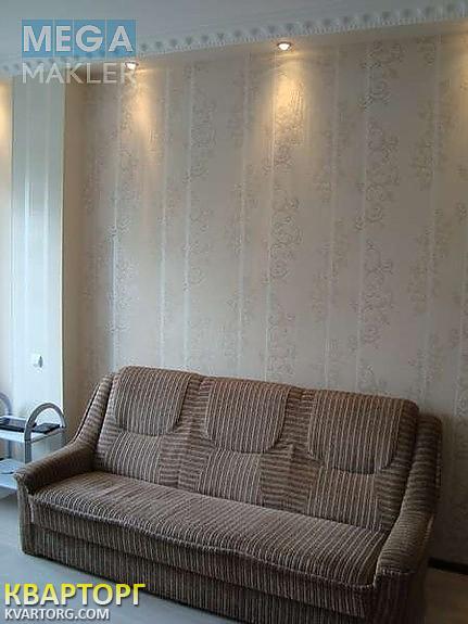 Rent out 2-room apartment. Киев, Соляная — photo 5
