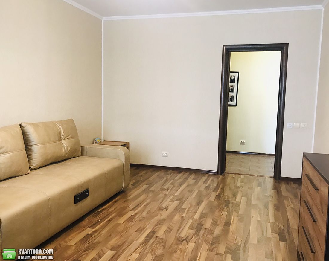Rent out 1-room apartment. Киев,  Макеевская — photo 3
