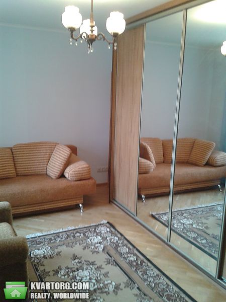 Rent out 3-room apartment. Киев, Декабристов — photo 4