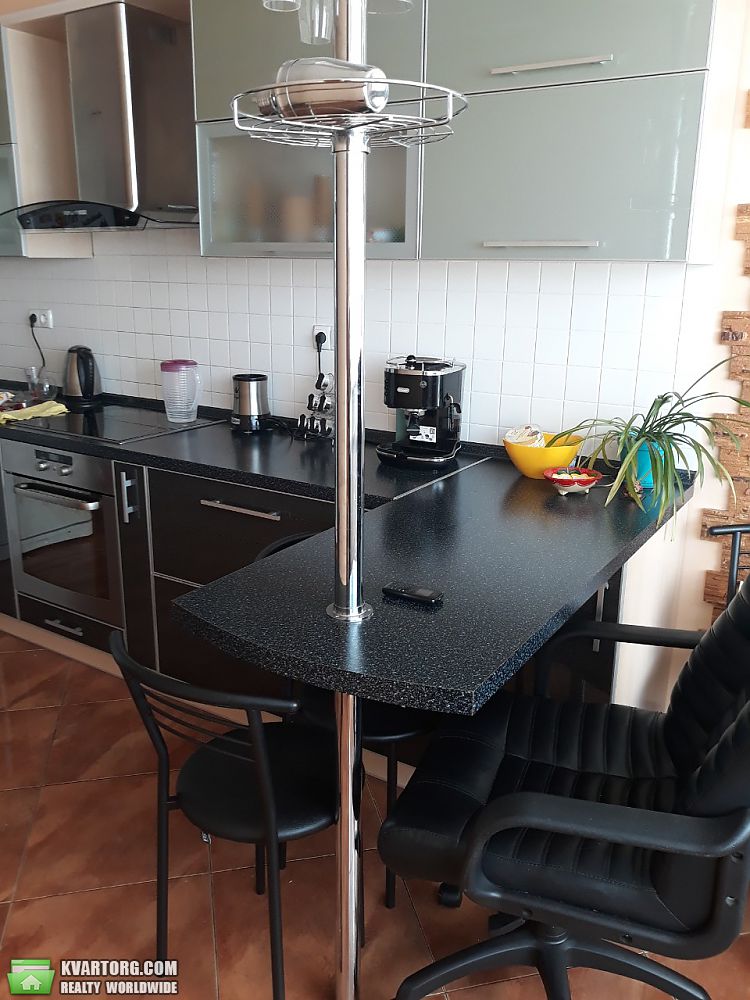 Rent out 2-room apartment. Киев,  Гетьмана — photo 1