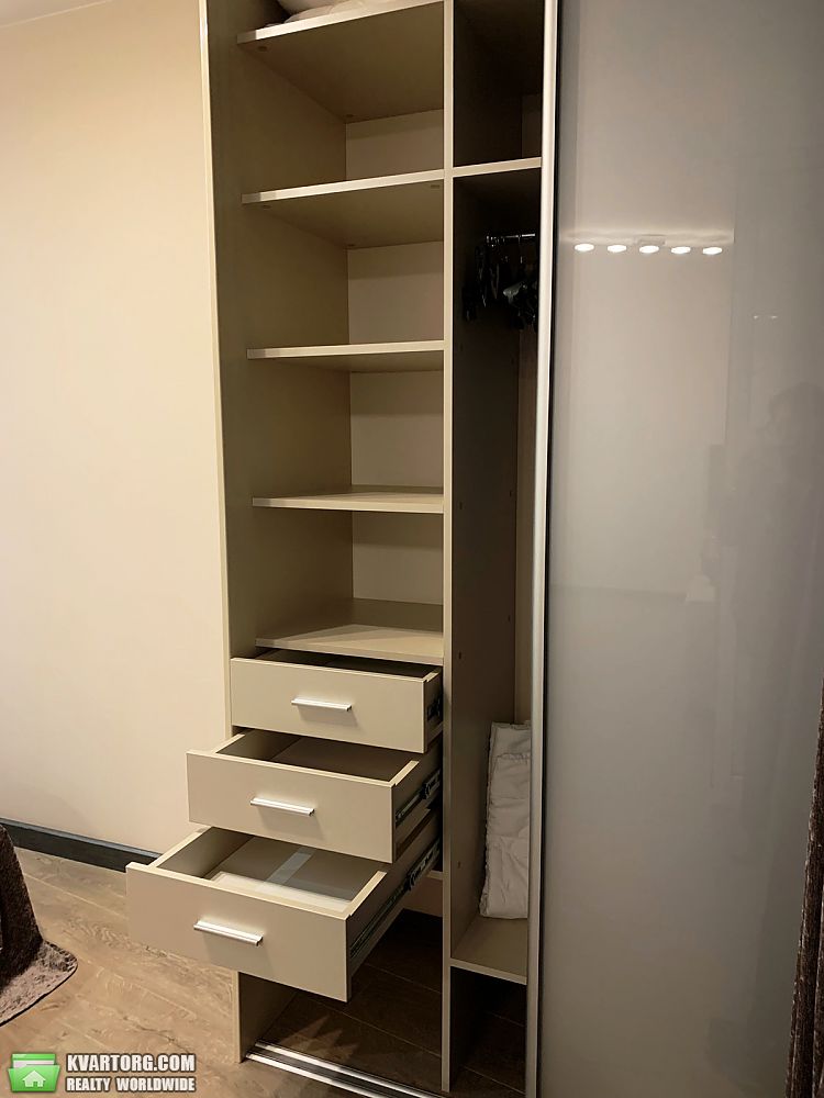 Rent out 1-room apartment. Киев,  Мельникова — photo 2