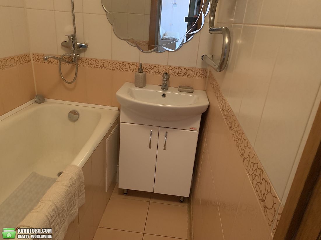 Rent out 2-room apartment. Киев,  Булгакова — photo 8