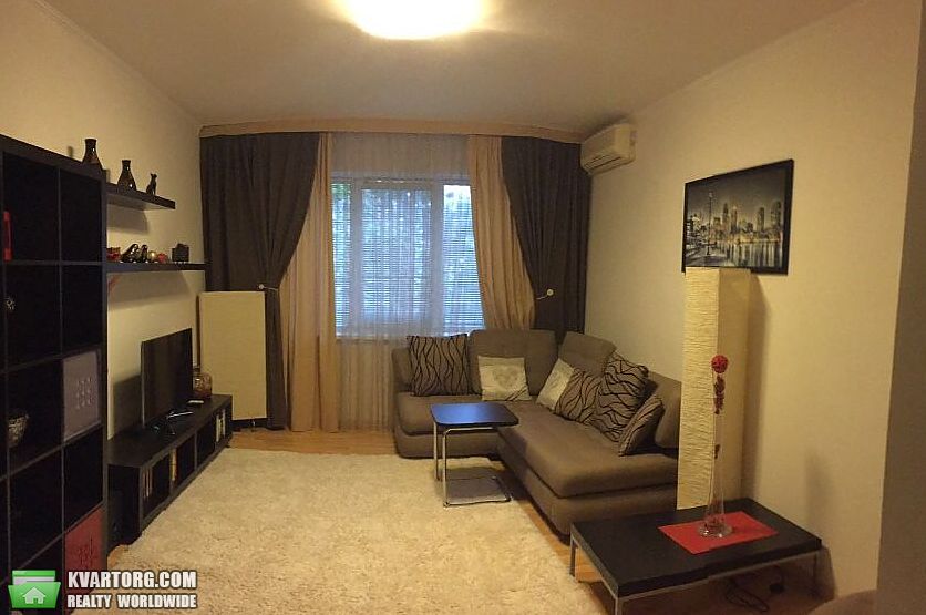 Sell 3-room apartment. Киев,  Харьковское шоссе — photo 1
