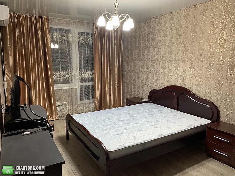 Rent out 2-room apartment. Харьков,  Блюхера — photo 1