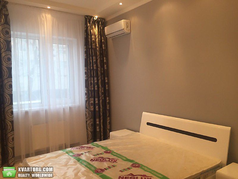 Rent out 2-room apartment. Киев,  Драгомирова — photo 2