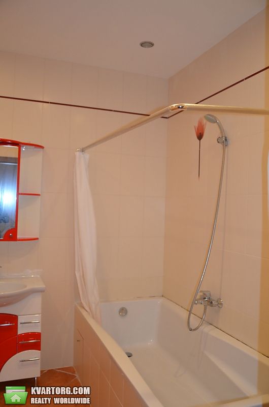 Rent out 3-room apartment. Киев,  Щорса — photo 6