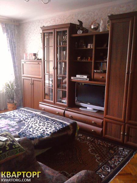 Rent out 2-room apartment. Киев,  Щорса — photo 2