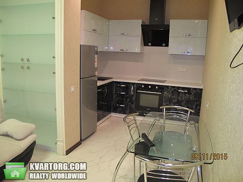 Rent out 2-room apartment. Одесса, Генуэзская — photo 1
