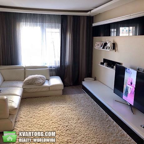 Rent out 3-room apartment. Киев,  Эрнста — photo 1