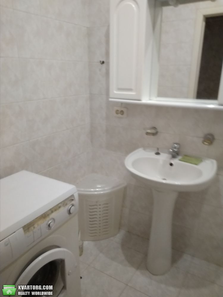 Rent out 2-room apartment. Киев,  Метростроевская — photo 9