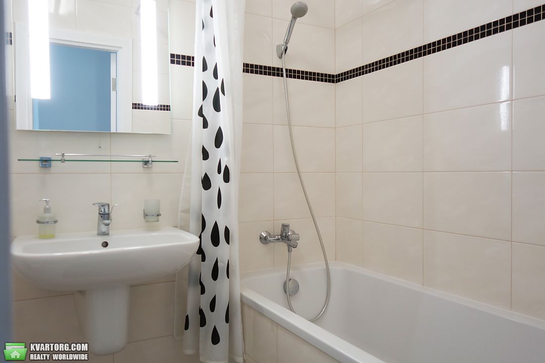 Rent out 3-room apartment. Киев,  Суворова — photo 5