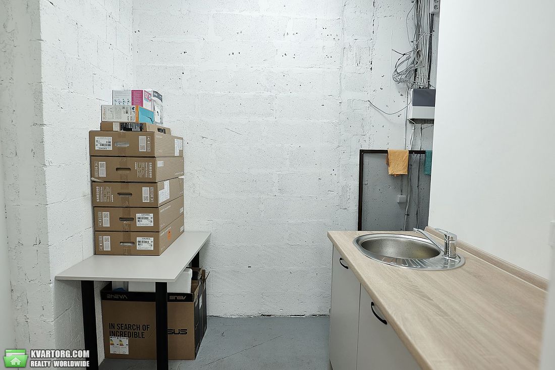 Rent out office. Киев, Соломенская — photo 6