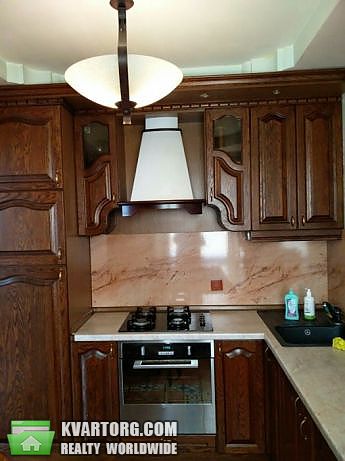 Rent out 3-room apartment. Киев, Басейная — photo 1
