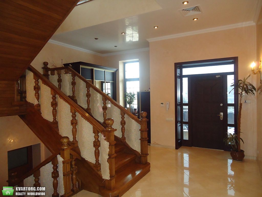 Rent out house. Киев,  Метрологическая — photo 9