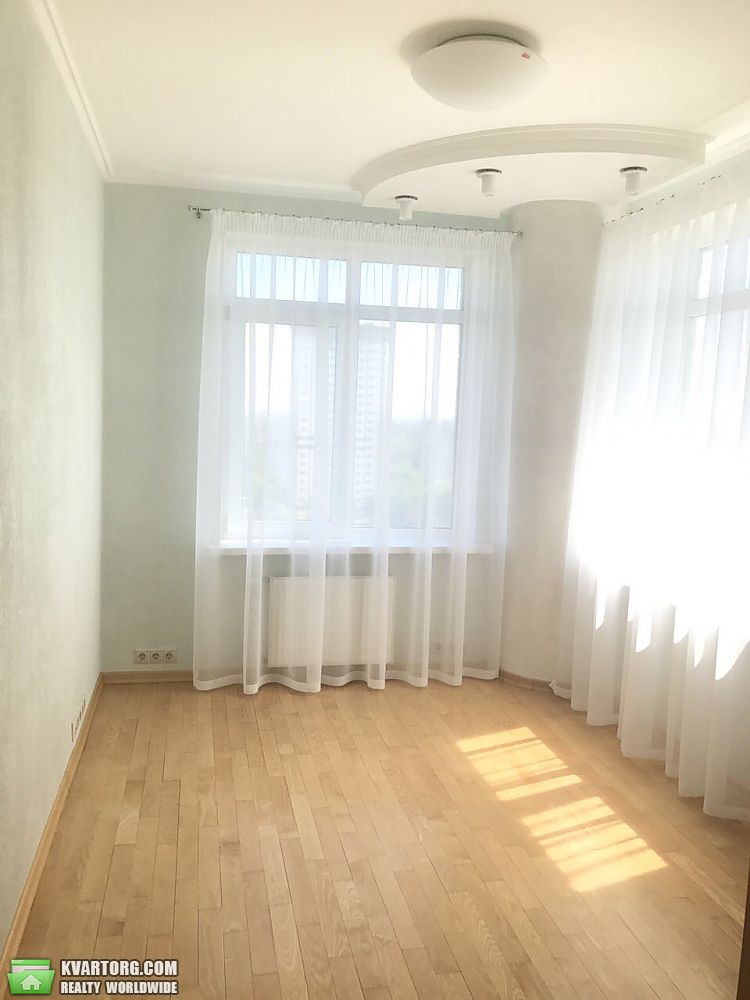 Rent out 4-room apartment. Киев,  Львовская — photo 2